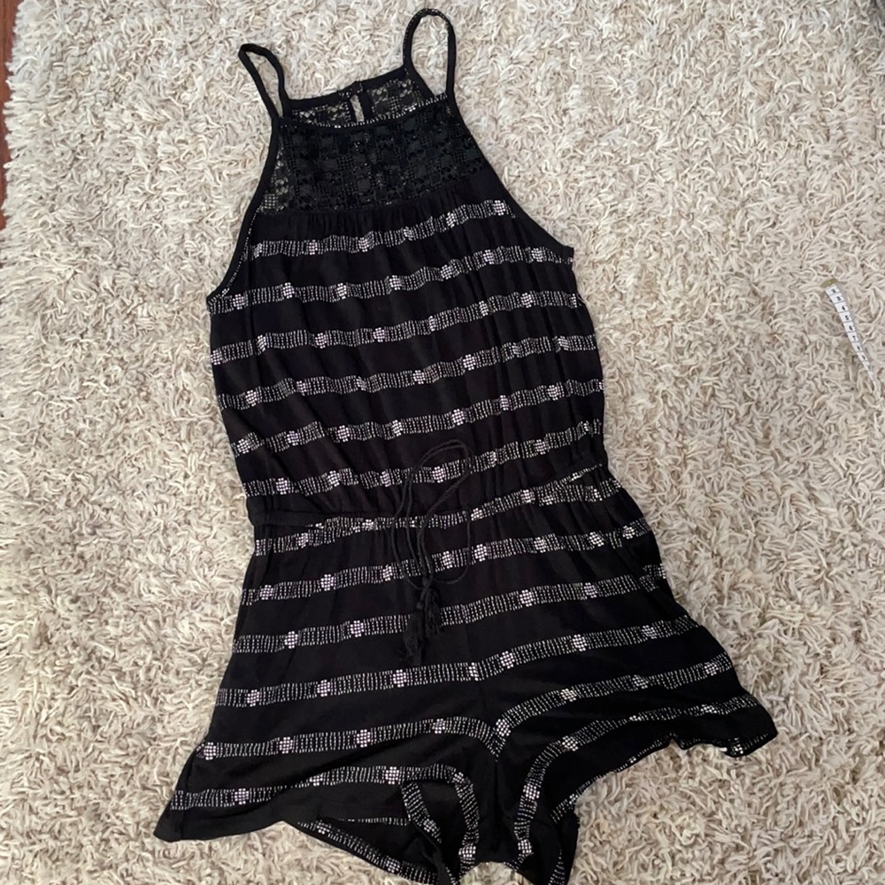 OLD NAVY ROMPER (XS)